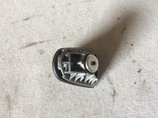 FORD FIESTA MK8 ВСТАВКА ЗАМКА ДВЕРИ