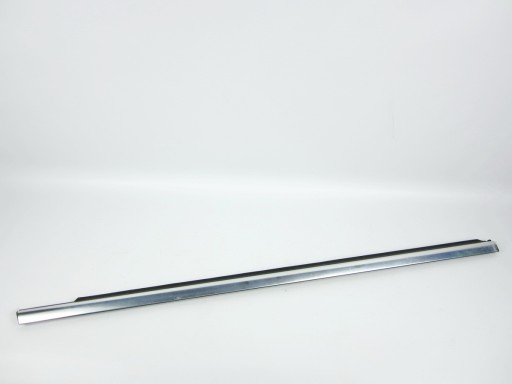 moulding under the window door front right Mercedes W251