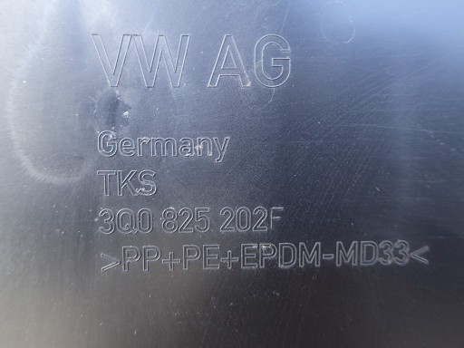 new cover of the floor right VW PASSAT B8 3Q0825202F