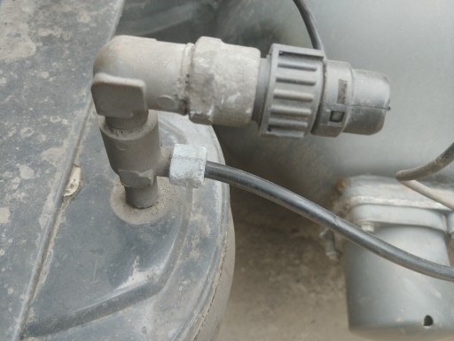 Датчик давления в подушках Scania R