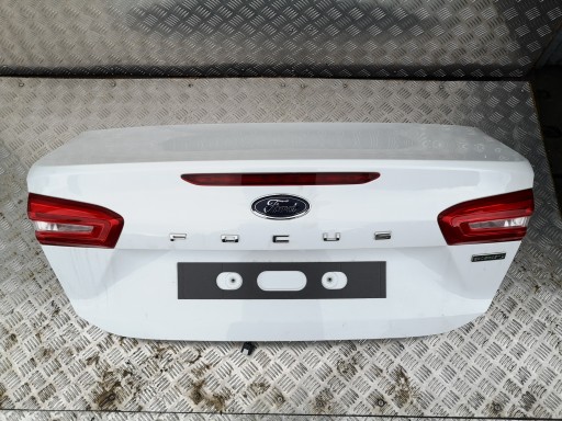 FORD FOCUS MK4 SEDAN ЗАДНЯ ДВІРЦЯ