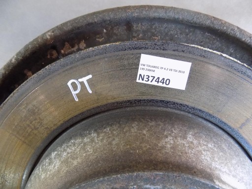 VW TOUAREG 7P otoč čepu pravá záď