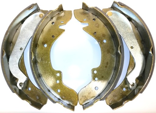 K-104 - ТОРМОЗНЫЕ КОЛОДКИ POLONEZ TRUCK LUCAS ПОЛНЫЙ КОМПЛЕКТ