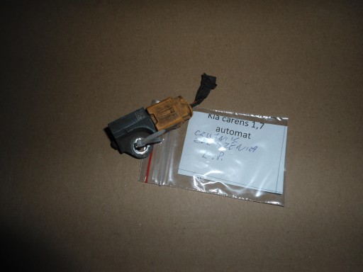 Датчик удару лівий передній kia carens iii 2014р