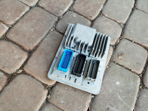computer of the engine control unit Opel Astra K V 12679845