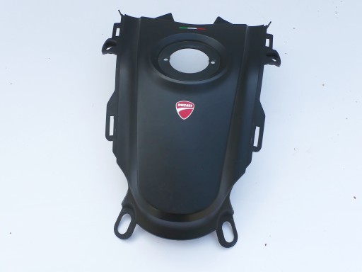 . КРИШКА БАКА ЗАПОВНЕННЯ DUCATI HYPERSTRADA