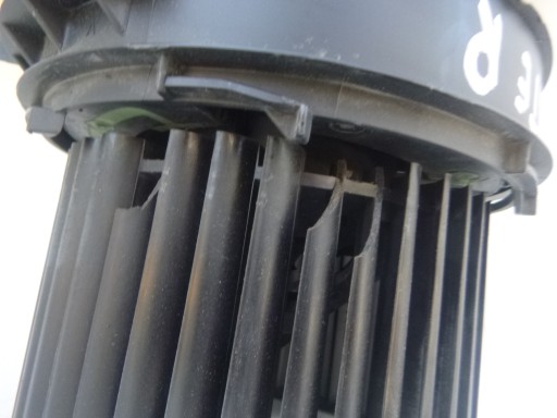 DACIA DUSTER 10-18 tOPENÍ ventilátor klími