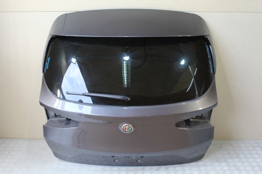 КАМЕРА НА ЗАДНІЙ ДВІРІ STELVIO