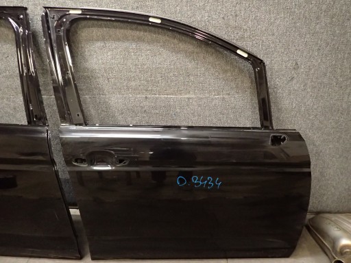 DOOR FRONT RIGHT VW TOURAN 15