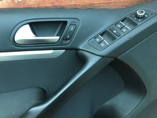 TIGUAN 5N0 side upholstery left front EU 0269