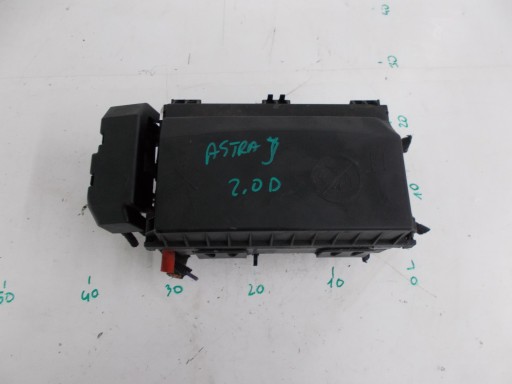 fuse box 13318785 OPEL ASTRA J IV