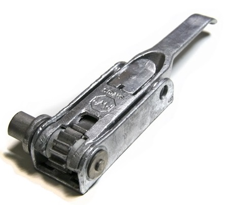 D-11.7.P - Натяжитель натяжения занавески брезента полуприцепа правый