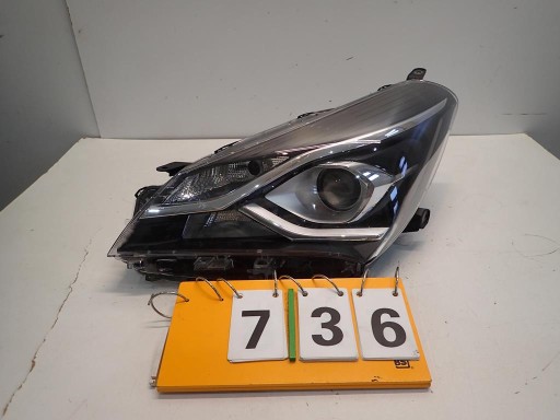 light front front left TOYOTA YARIS IV 17