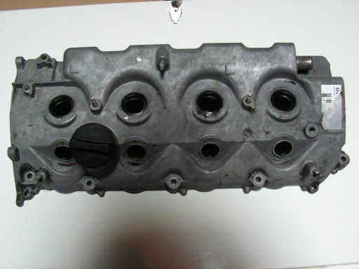 COROLLA VERSO 2,0 D4D 116 КРЫШКА КЛАПАНА &
