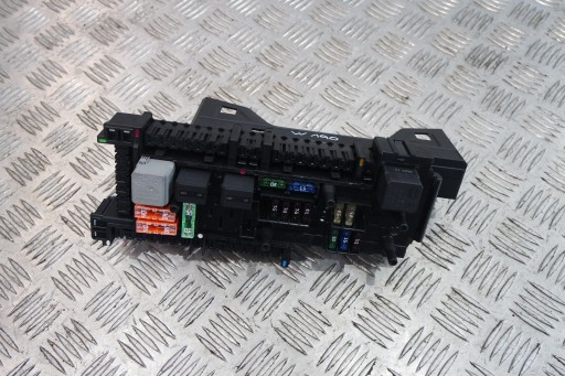 2 - Блок предохранителей mercedes w190 gt amg