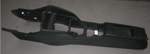 8V5 13280 - AUDI A3 8V седан центральный туннель