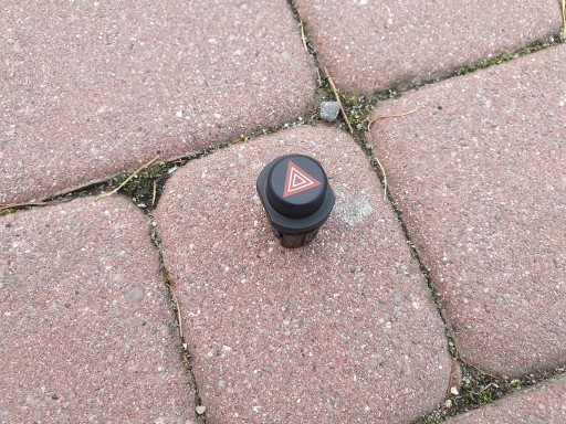 switch of warning lights switch Opel Astra K V 13470606