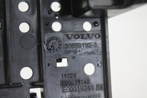 MODULE FUSIBLES 30659192 VOLVO V40 II