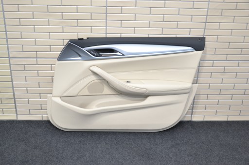 BMW 5 G30 G31 бекон оббивка двері в зборі