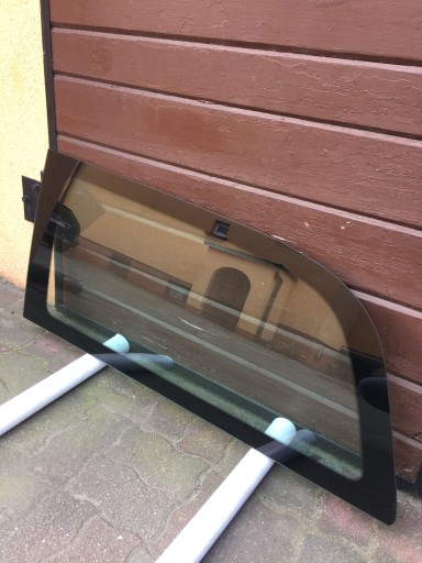 0000000000 - СТЕКЛО ЗАДНЕЕ КУЗОВА ЛЕВОЕ MERC VITO W639 09R