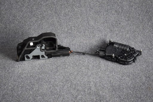 Замок двери натяжной мягкий BMW 7 F01 F02 F04 LT