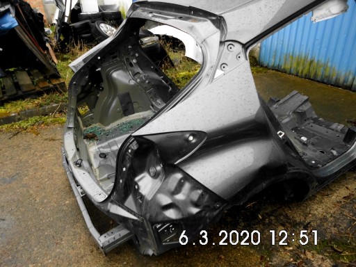 TOYOTA C-HR ПРАВАЯ ЧЕТВЕРТЬ