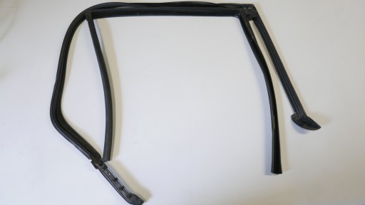 7381282 - BMW G30 рамка ущільнювач двері правий задній