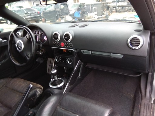 AUDI TT 8N РОЗДІЛОВА ДОШКА КОНСОЛЬ ЗАПЧАСТИНИ