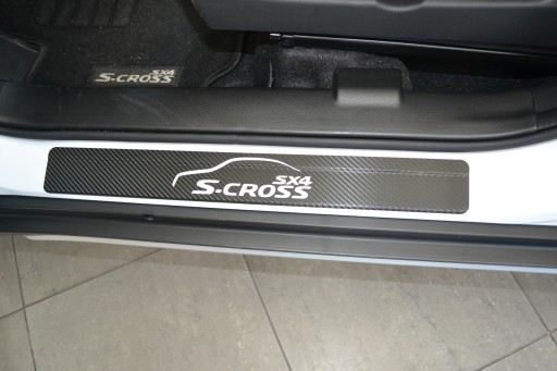 Suzuki SX4 SCROSS naklejki zabezpieczające progi