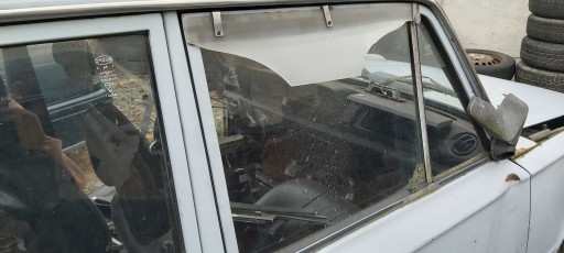 СТЕКЛО ПЕРЕДНЕЙ ПРАВОЙ ДВЕРИ FIAT 125P