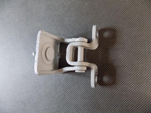 SKODA KAROQ ПЕТЛЯ ЗАДНЕЙ ДВЕРИ 5G6827301C