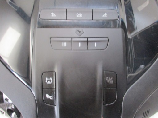 FANALE CIELO INTERNO MASERATI LEVANTE