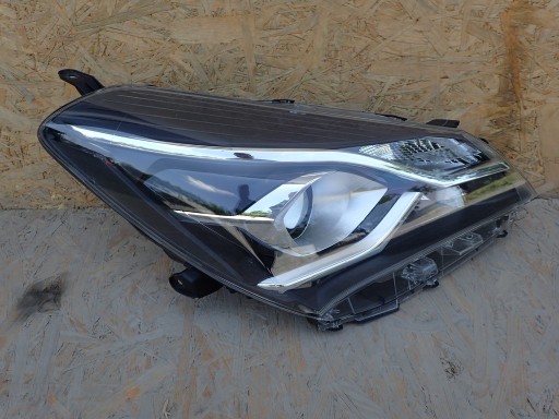 light right REFLEKTOR right TOYOTA YARIS 4 IV 17