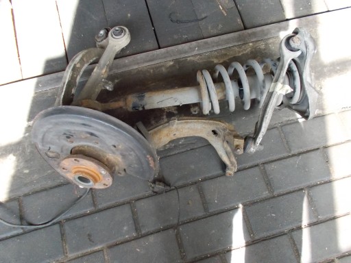 Поворотный кулак mcpherson левый передний для skoda superb и 2.5 td