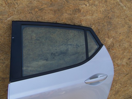 Скло дверей ліве заднє HYUNDAI I10 II 2017