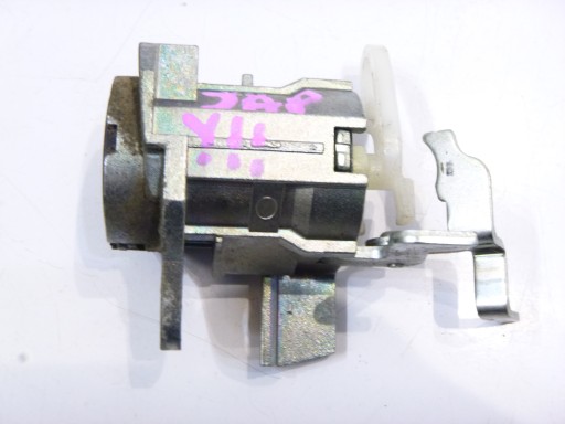 ВСТАВКА ЗАМКА ЗАМОК ДВЕРІЙ БАГАЖНИКА TOYOTA YARIS II 2006-2011 ЯПОНІЯ