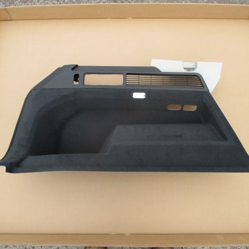 760867037 - VW TOUAREG III ОББИВКА БАГАЖНИКА ЛІВИЙ БЕКОН