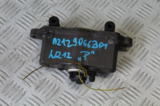 A21229066301 - Патрон пиротехнической маски правый E-класс W212