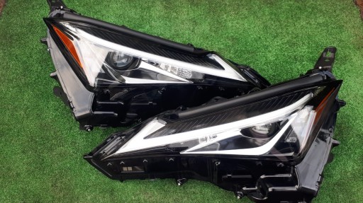 ПОЛНОСТЬЮ СВЕТОДИОДНЫЕ ПЕРЕДНИЕ ФОНАРИ LEXUS UX