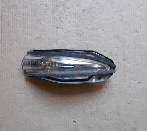 TOYOTA RAV4 13-17 ПРАВЫЙ УКАЗАТЕЛЬ ПОВОРОТА ОРИГИНАЛ