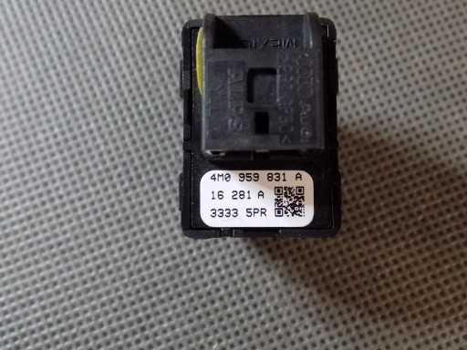 AUDI RS5 8W opening control switch bonnet