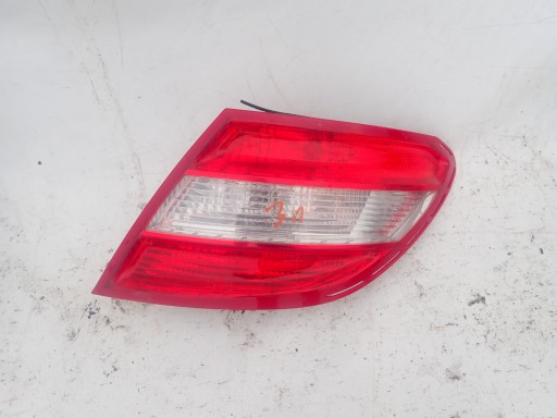 MERCEDES W204 C-KLASA sedan 07- light right rear part