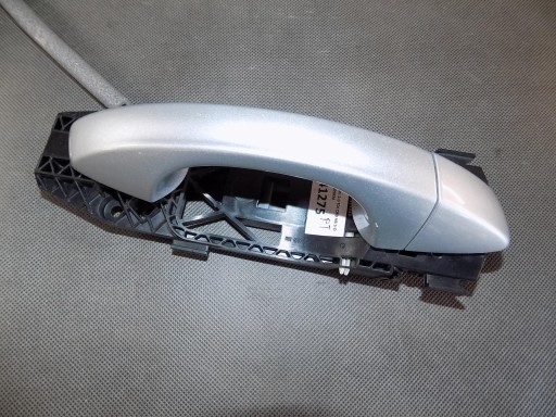 VW GOLF VII ЗАДНЯЯ ПРАВАЯ РУЧКА LA7W