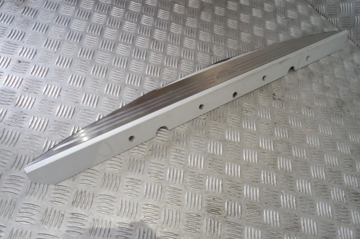 ДЕКОРАТИВНА Смужка САБВУФЕР BENTLEY GT GTC NAIM