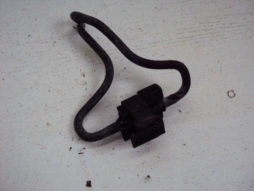 AH22-209054-AA - ВАКУУМНЫЙ КЛАПАН RANGE ROVER SPORT 2015-