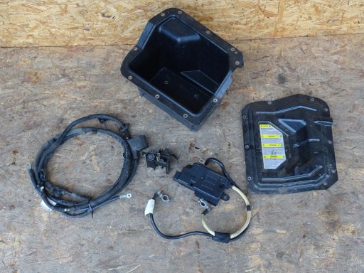 R32 - AUDI A3 8P GOLF V комплект для перенесення акумулятора