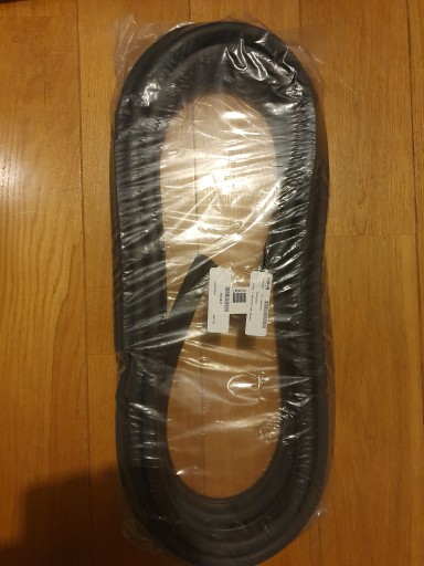 055135918AJ - Ущільнювач дверей JEEP GRAND CHEROKEE WJ 2шт. спереду