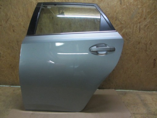 111 - Левая дверь toyota auris h.b. 1g6 модель 13-18