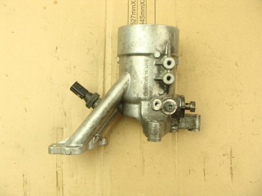 Корпус масляного фільтра AUDI RS6 C6 BUH 07L115401E