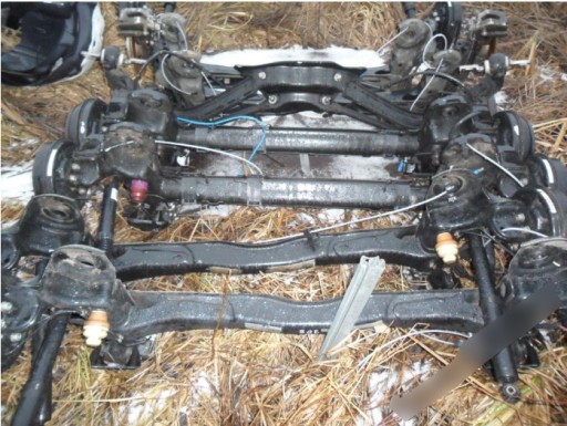 Балка задньої підвіски на пежо 208